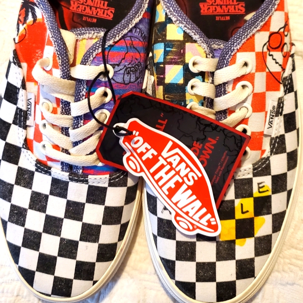 NWT Mens 9 1/2 'Stranger Things' Old Skool Vans
